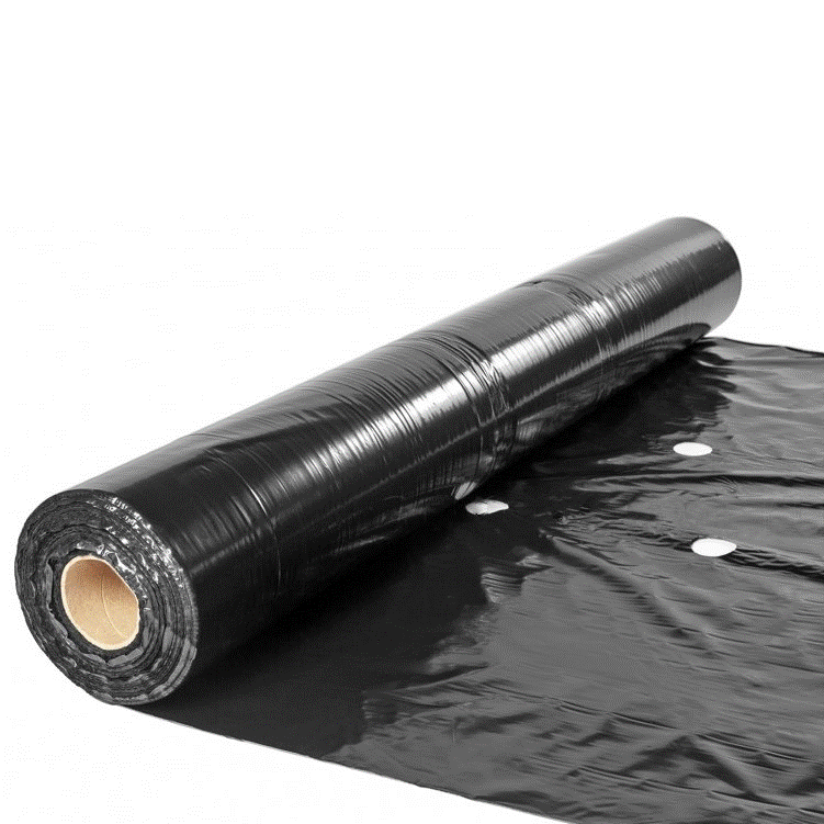 Пленка Светлица Грунт Черная с перфорацией - лучшее решение для посадки клубники на грядке. Ш=1,3 м.