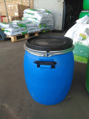 Отличная и необходимая в хозяйстве вещь для садоводов - бочка 65 литров. Цвет - синий.
