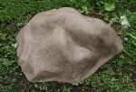 Декоративная крышка люка Камень Искусственный 105/30 - поможет Вам сделать садовый участок красивее!