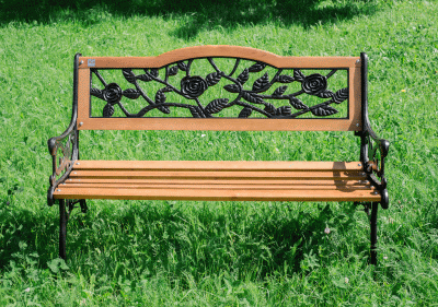 <b>Качественное литье скамейки Роза № 4</b> с ажурными, объемными узорами во флористическом стиле придают ей красивый и естественный вид